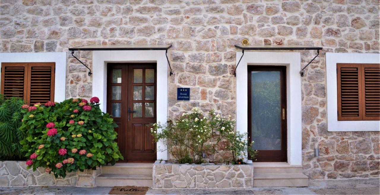 Apartment Mistral - Cosy Apartment With Sea View Molunat Luaran gambar
