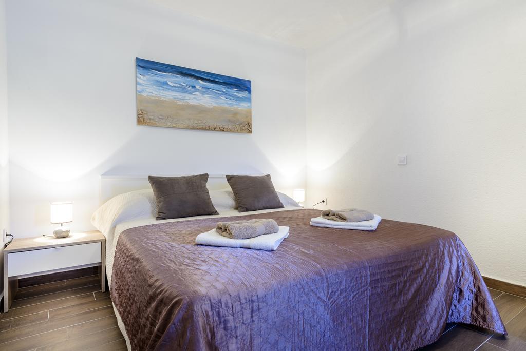 Apartment Mistral - Cosy Apartment With Sea View Molunat Luaran gambar