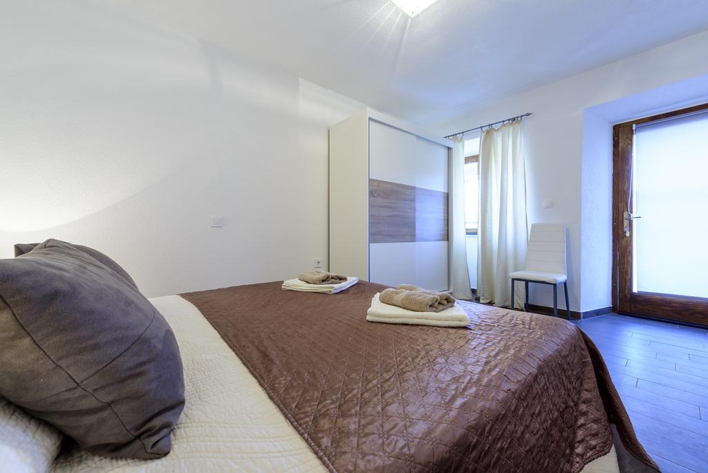 Apartment Mistral - Cosy Apartment With Sea View Molunat Luaran gambar