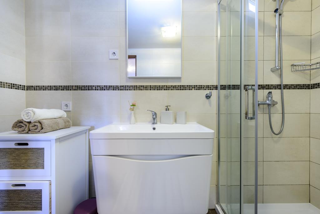 Apartment Mistral - Cosy Apartment With Sea View Molunat Luaran gambar